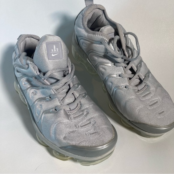Nike Air Vapermax Plus US 8 - Picture 2 of 11